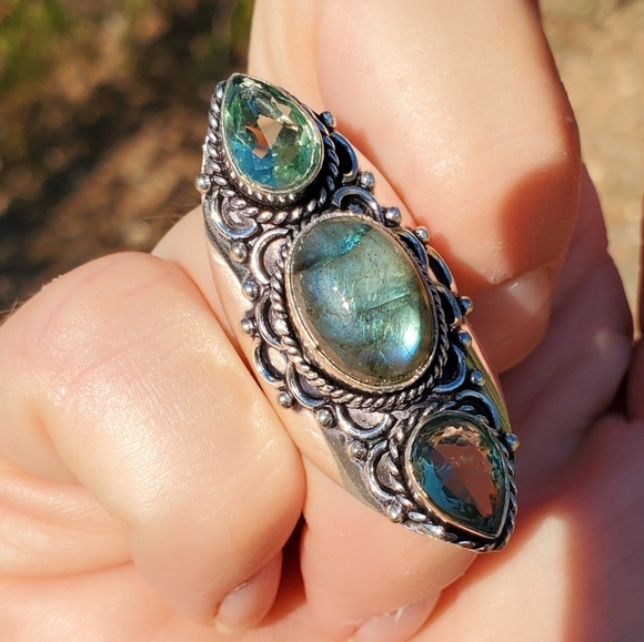 New Labradorite & Tsavorite 925 Silver Statement Ring. - Picture 8 of 14